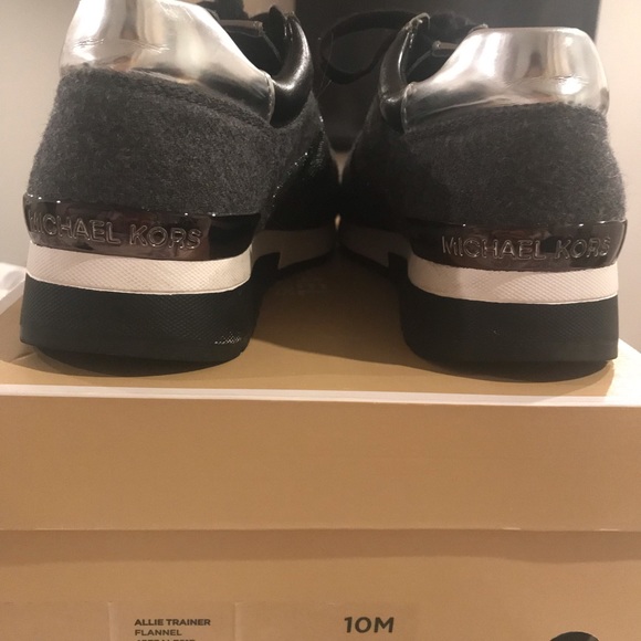 MICHAEL KORS Allie Flannel Trainer Sz.10 EUC 💎 - Picture 2 of 6